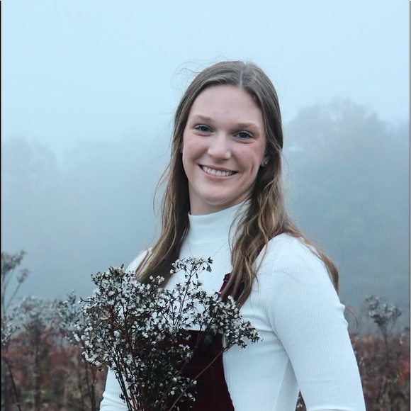 Meet your Posher, Elizabeth - Picture 1 of 1